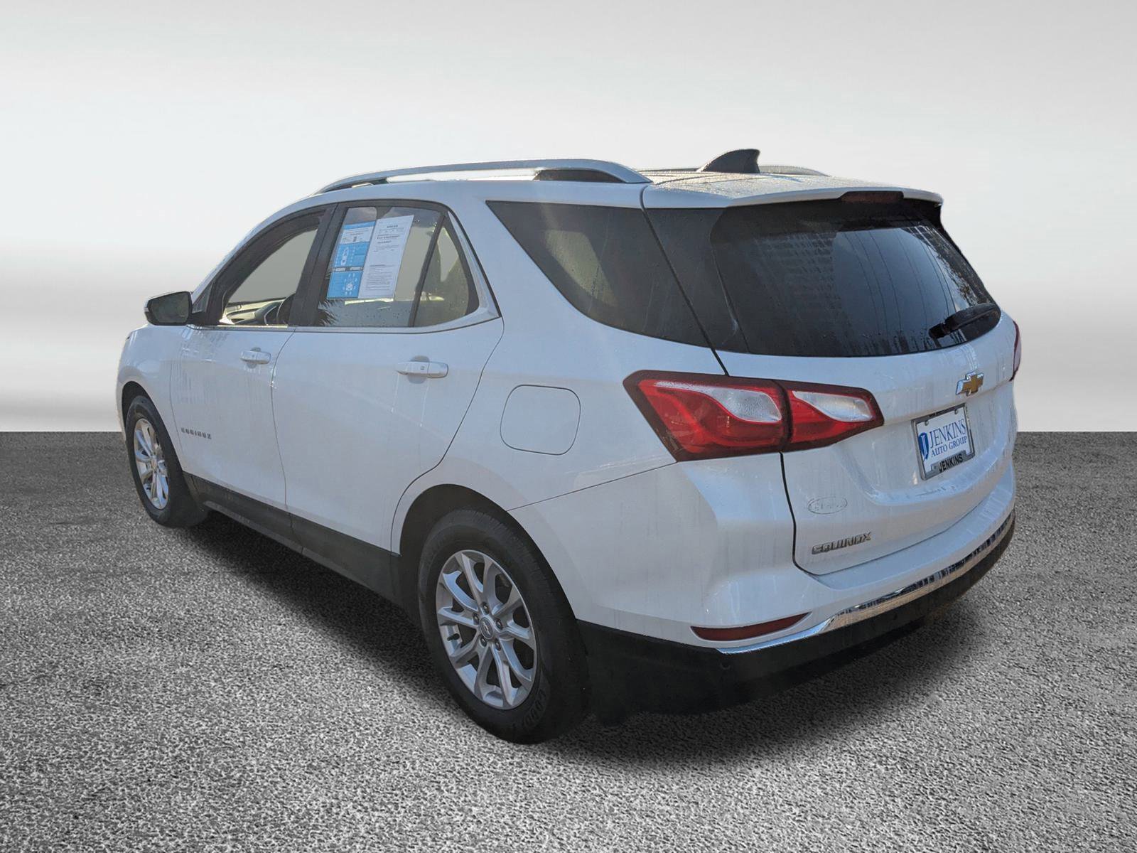 Used 2018 Chevrolet Equinox LT w/ Sun & Infotainment Package image 10