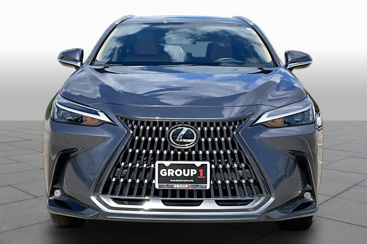 Used 2025 Lexus NX 250 FWD w/ Accessory Package (2T) image 4