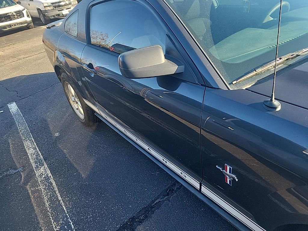 Used 2007 Ford Mustang Premium image 7