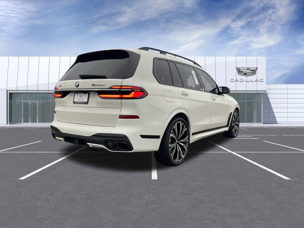 Used 2023 BMW X7 M60i image 8