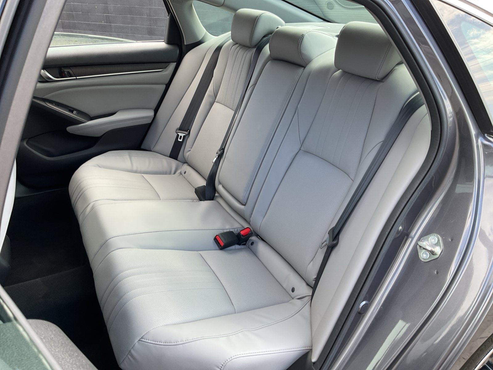 Used 2018 Honda Accord Touring image 19