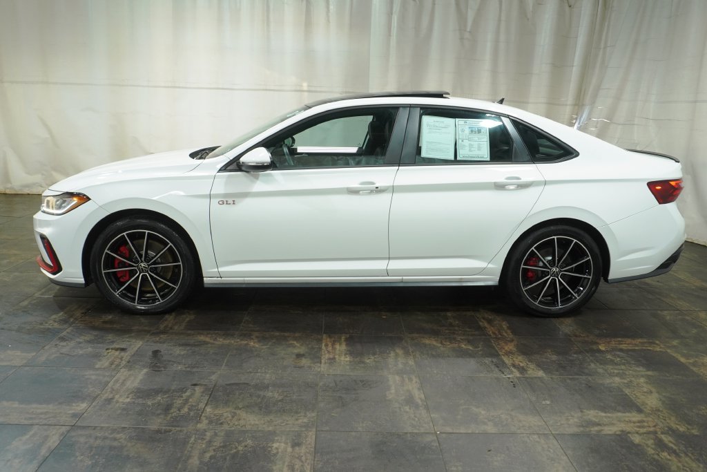 Used 2025 Volkswagen Jetta GLI Autobahn FWD image 6