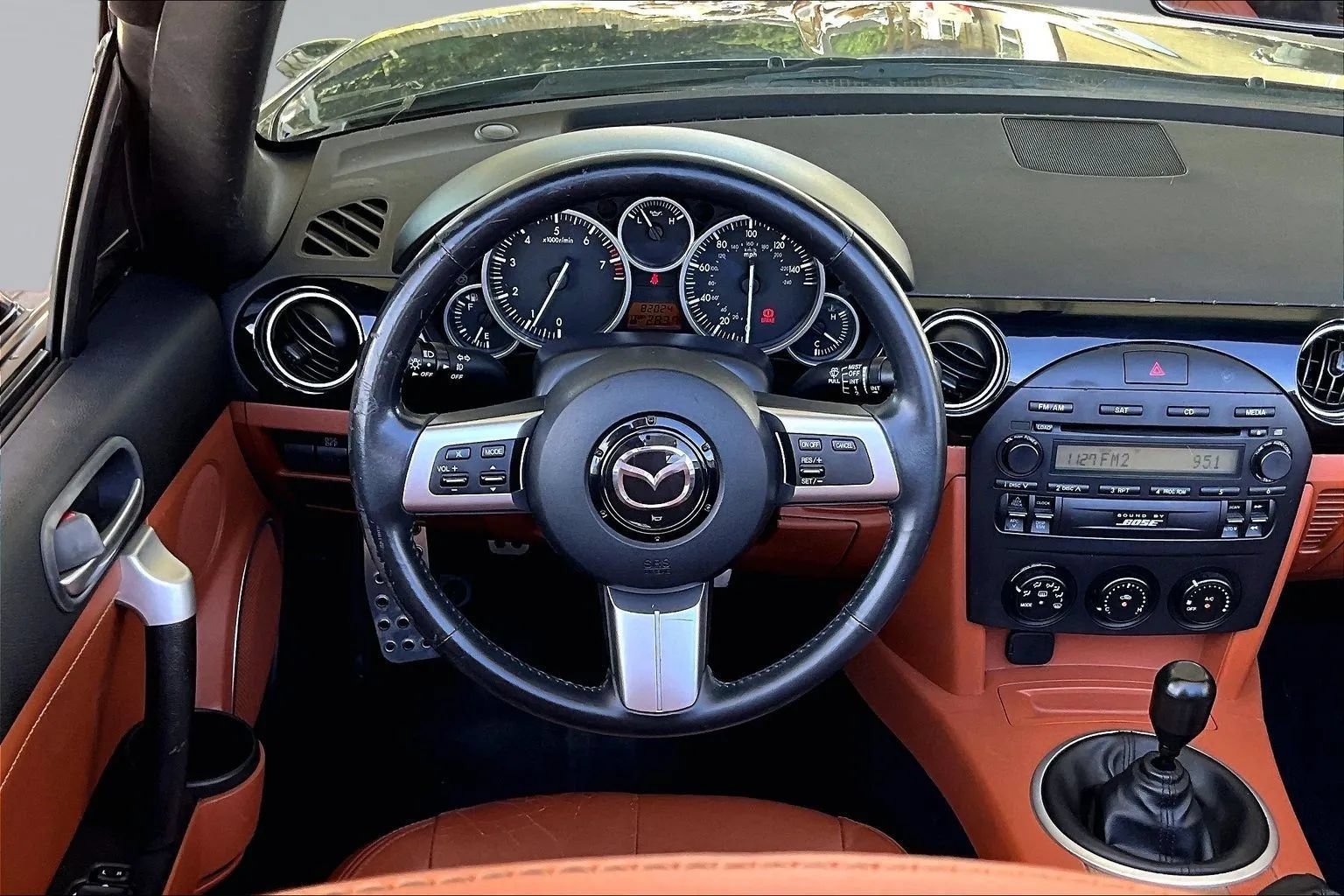 Used 2006 MAZDA MX-5 Miata Grand Touring w/ Premium Pkg RWD image 8