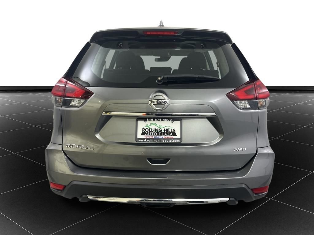 Used 2019 Nissan Rogue S image 4