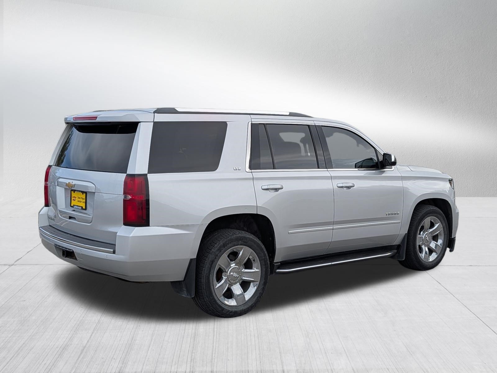 Used 2015 Chevrolet Tahoe LTZ AWD/4WD image 7