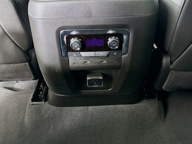 New 2025 Chevrolet Suburban Premier image 31