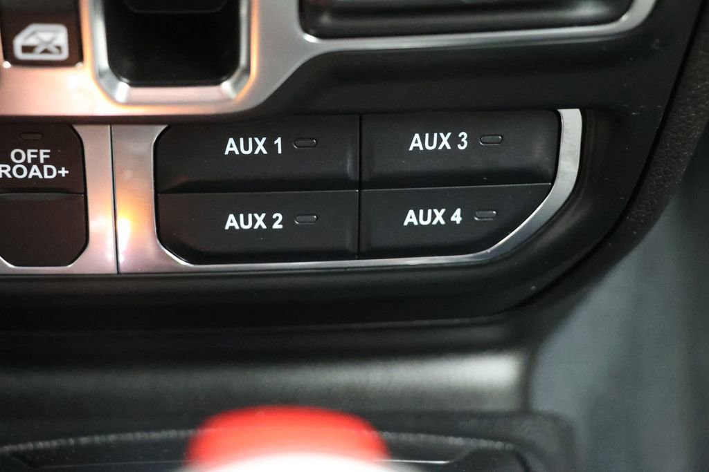 Used 2024 Jeep Gladiator Mojave w/ Dual Top Group AWD/4WD image 28