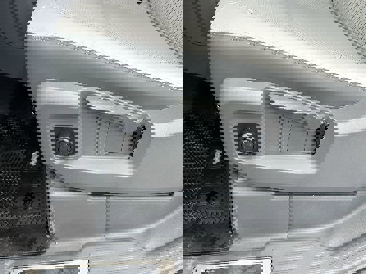 Used 2025 Land Rover Defender 90 S image 21