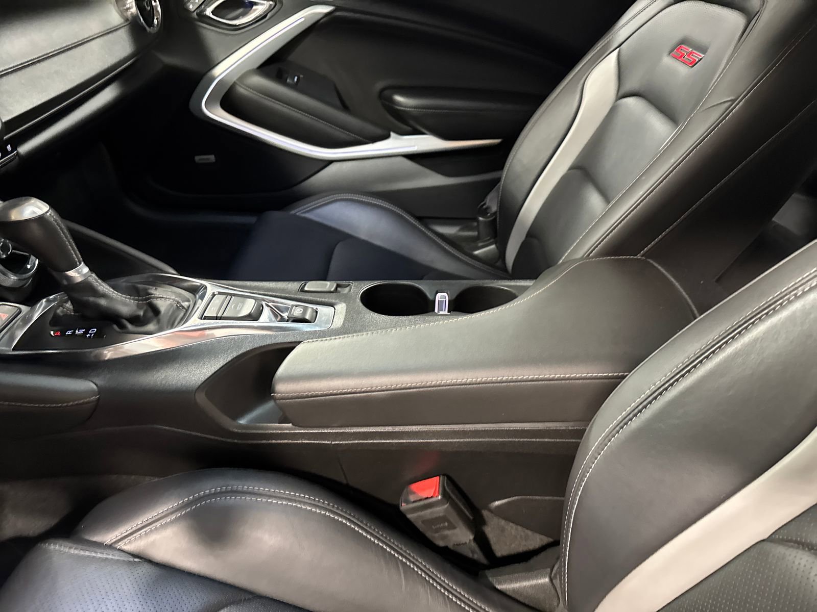 Used 2016 Chevrolet Camaro SS RWD image 31