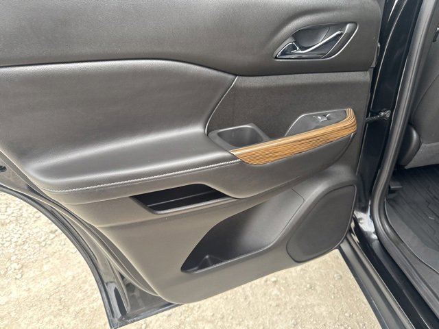 Used 2023 GMC Acadia SLE w/ Driver Convenience Package image 23