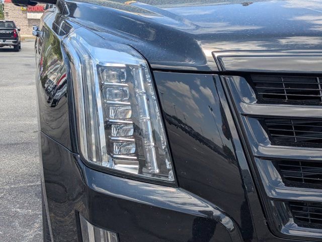 Used 2020 Cadillac Escalade Luxury w/ Escalade Sport Edition RWD image 10