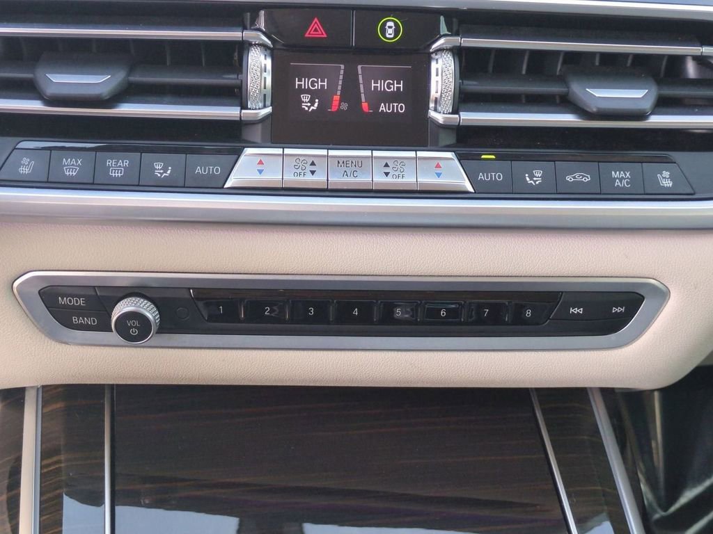 Used 2020 BMW X7 xDrive40i w/ Premium Package image 23