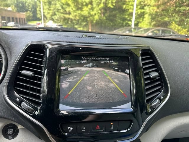 Used 2021 Jeep Cherokee Limited FWD image 20