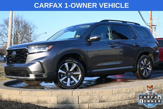 Used 2025 Honda Pilot Touring image 1