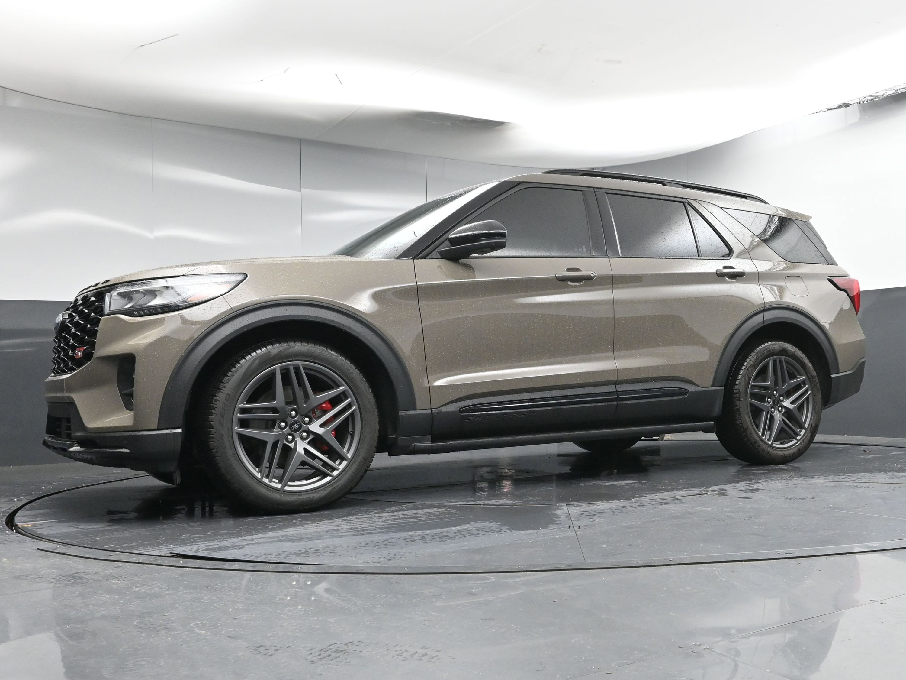 Used 2026 Ford Explorer ST w/ Sun And Sound Package image 23