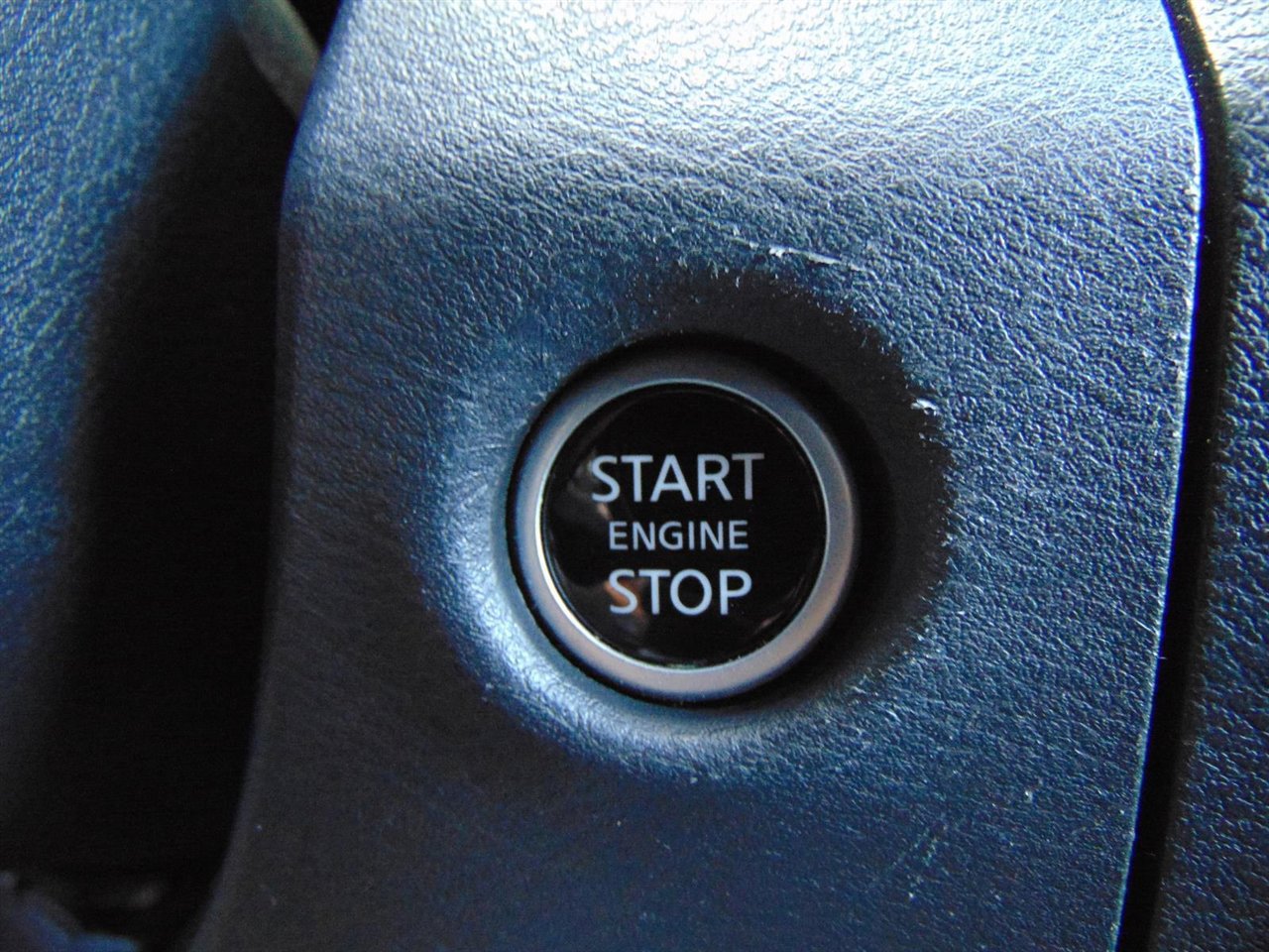 Used 2023 Nissan Frontier SV w/ SV Convenience Package image 32