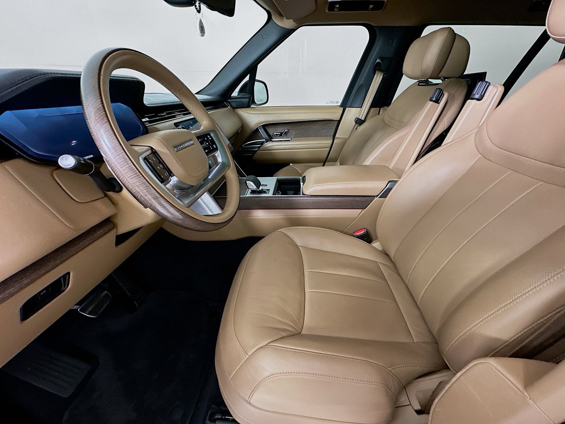 Used 2024 Land Rover Range Rover Long Wheelbase Autobiography AWD/4WD image 22