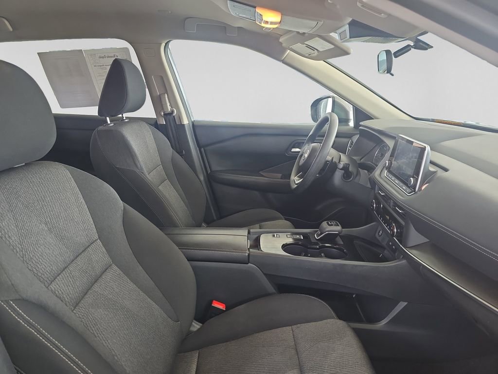 Used 2024 Nissan Rogue SV FWD image 17