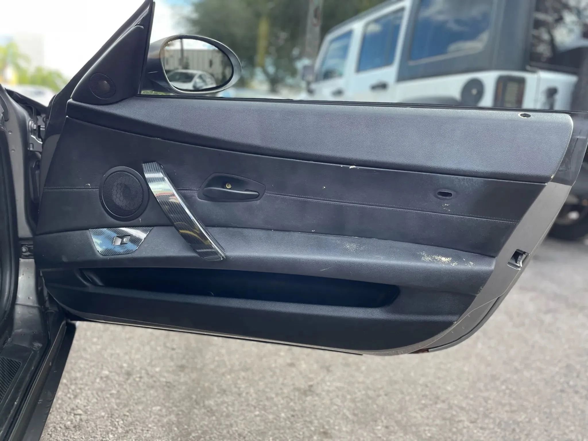 Used 2003 BMW Z4 2.5i image 27