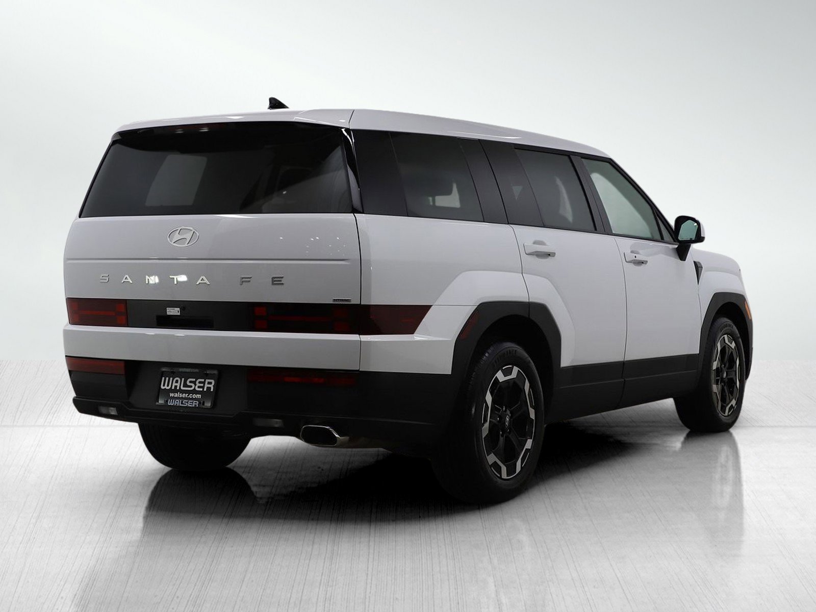 Used 2025 Hyundai Santa Fe SE image 5