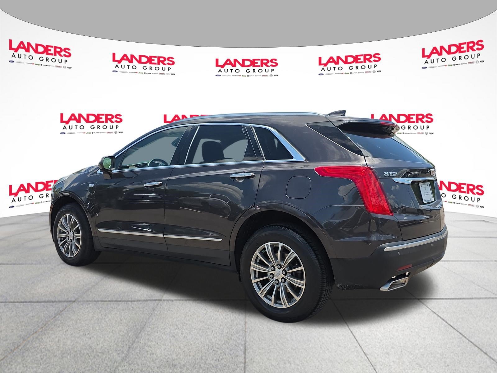 Used 2018 Cadillac XT5 Luxury w/ Driver Awareness Package FWD image 5