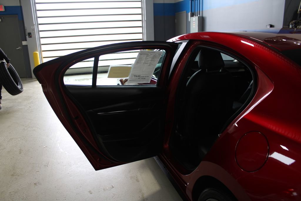 Used 2023 MAZDA MAZDA3 s image 17