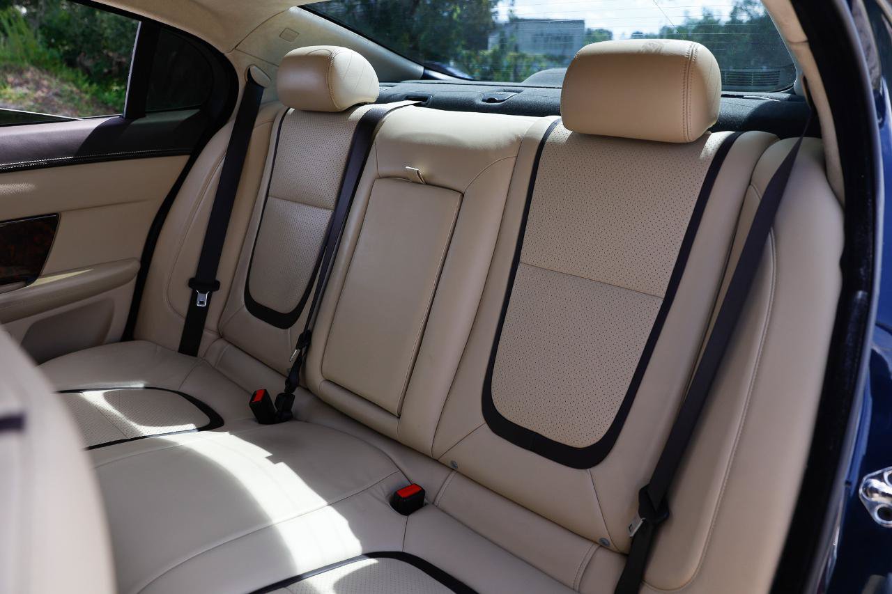 Used 2012 Jaguar XF Portfolio RWD image 8