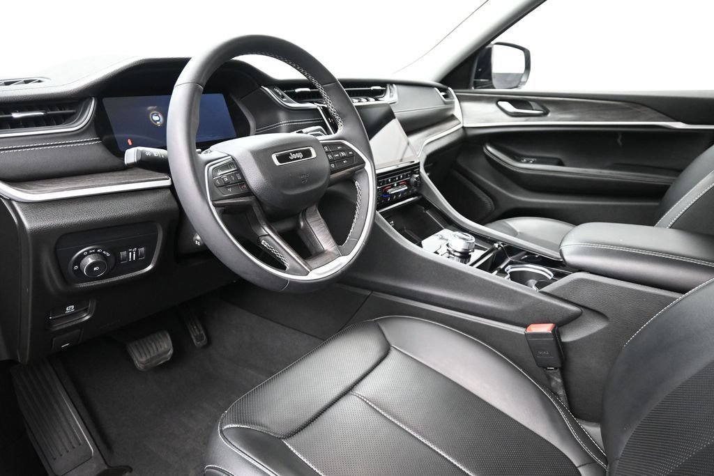 Used 2023 Jeep Grand Cherokee L Limited w/ Luxury Tech Group II AWD/4WD image 9