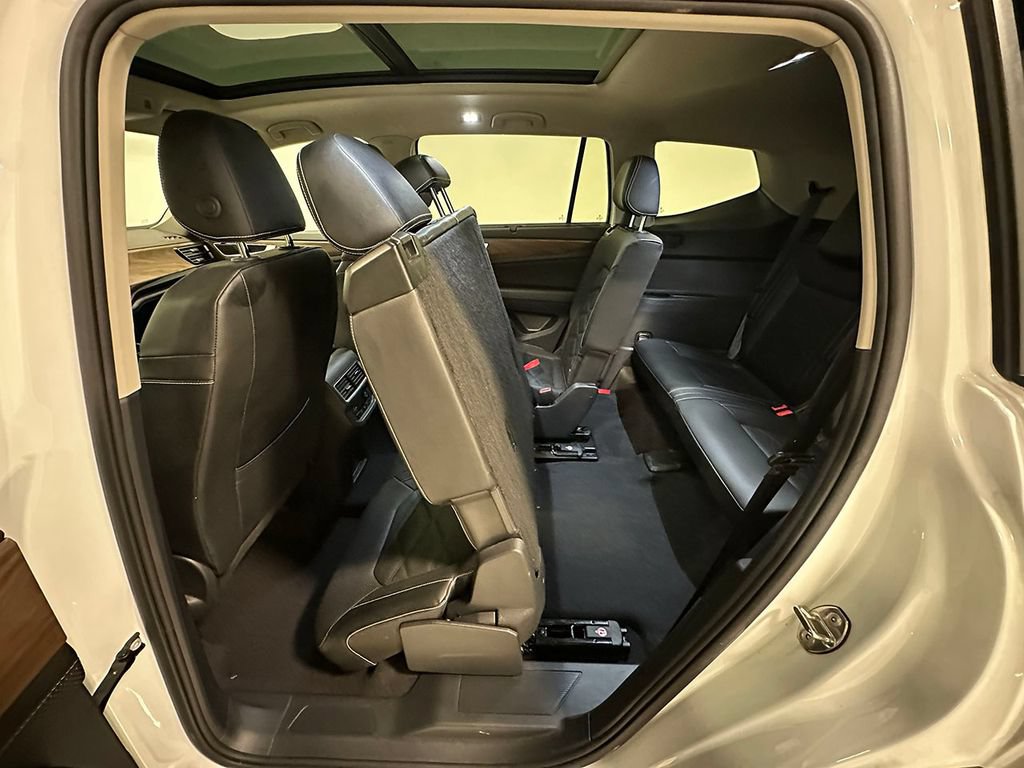 Used 2024 Volkswagen Atlas SE w/ Panoramic Sunroof Package AWD/4WD image 17