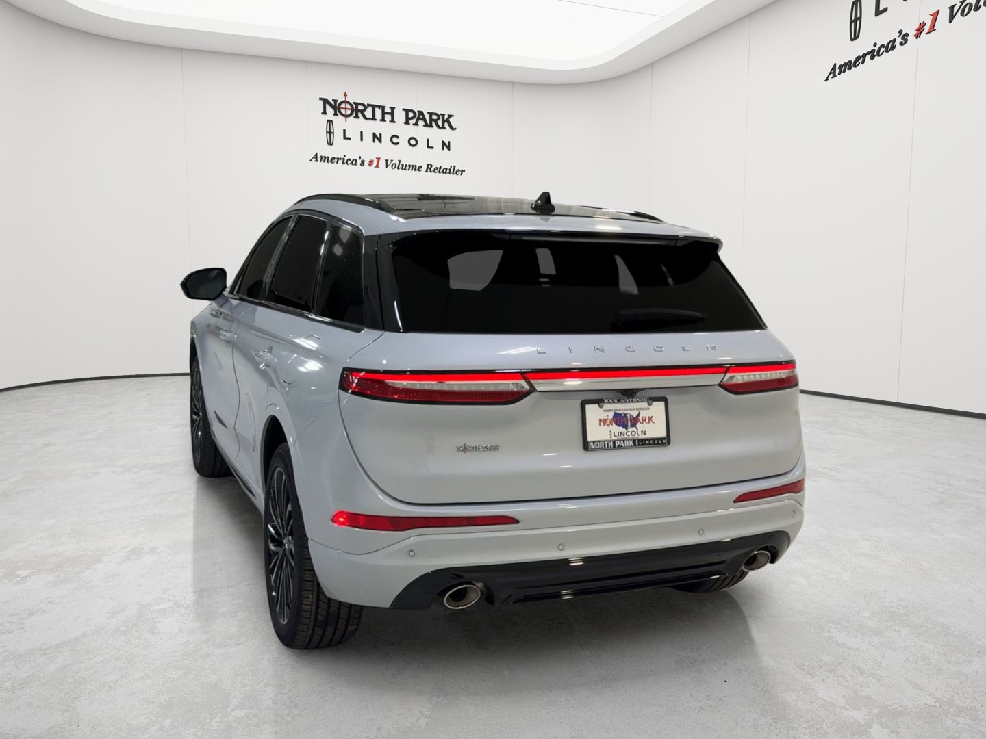 New 2026 Lincoln Corsair Reserve FWD image 8