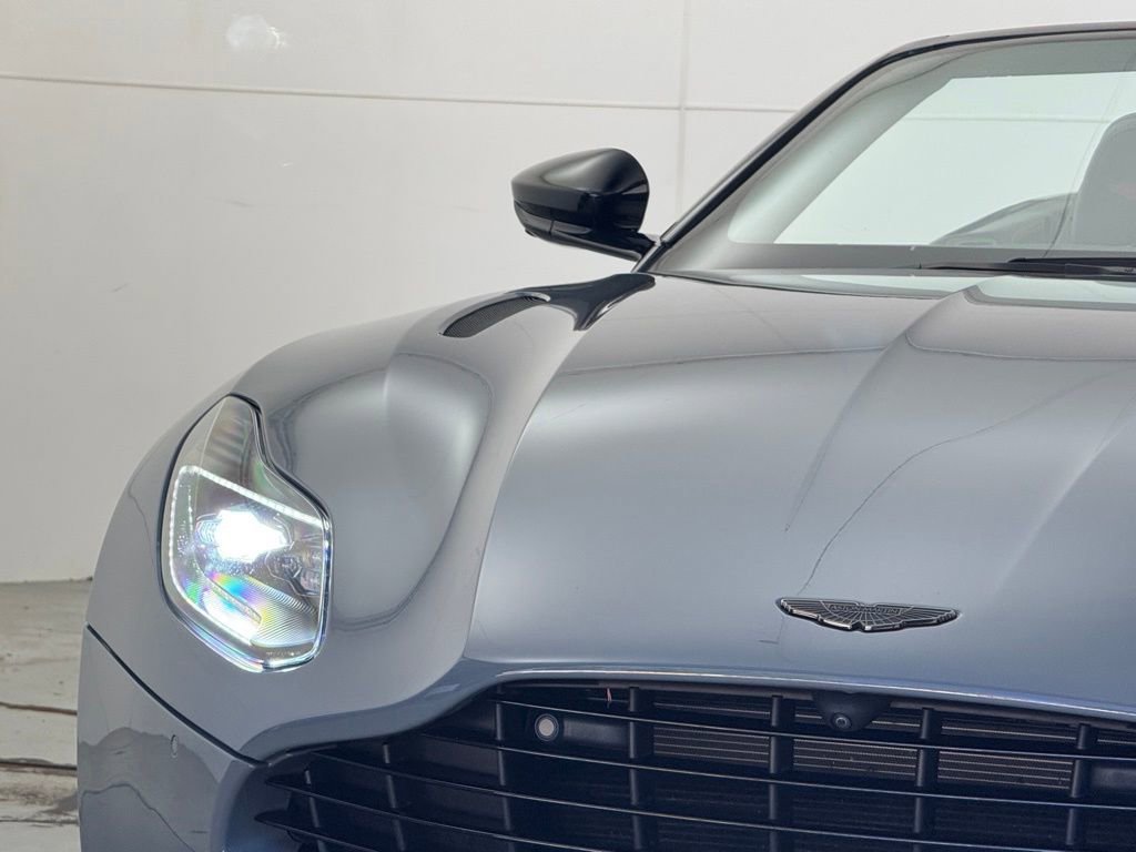 Used 2023 Aston Martin DB11 Volante image 38