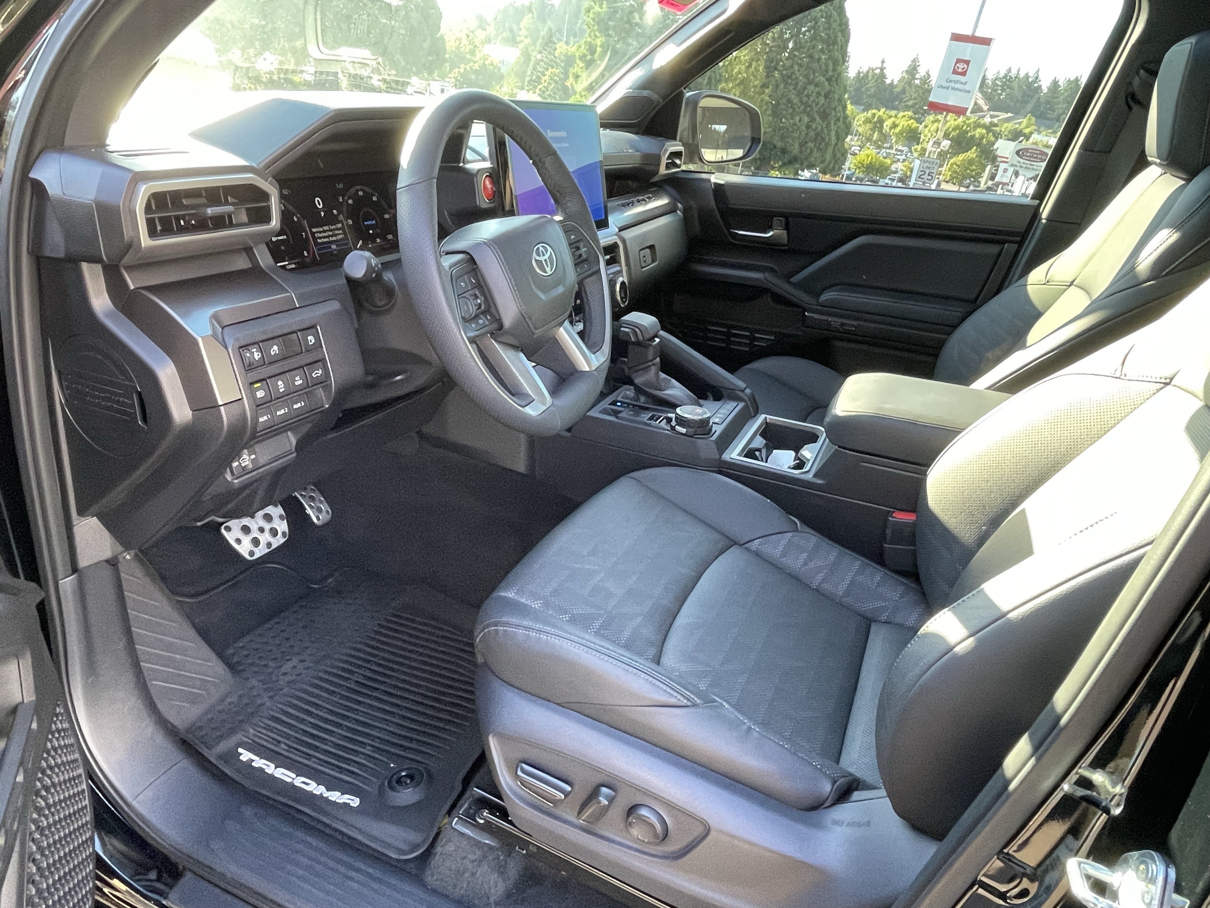 Certified 2025 Toyota Tacoma TRD Sport w/ TRD Sport Premium Package AWD/4WD image 9