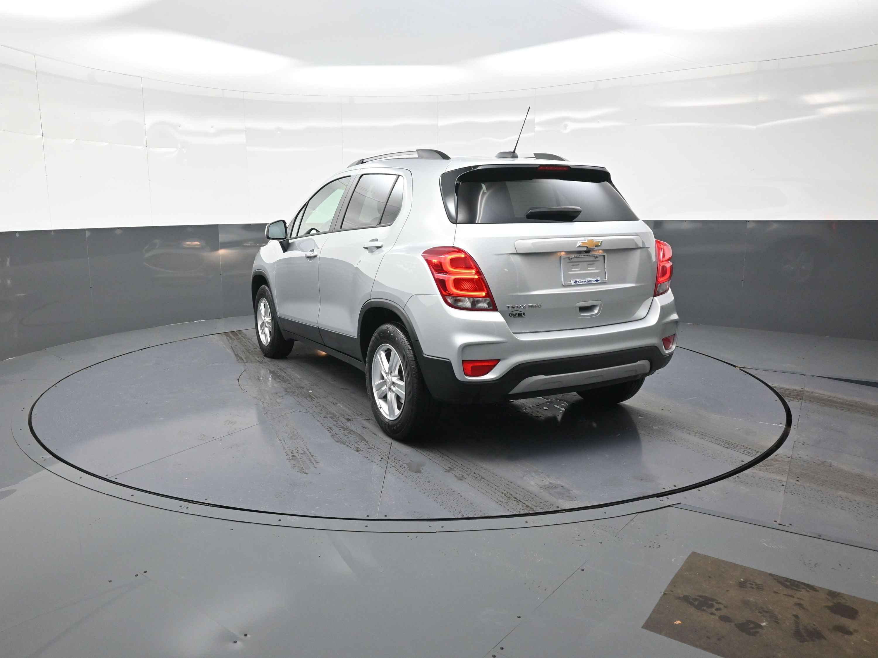 Used 2022 Chevrolet Trax LT w/ LT Convenience Package image 5