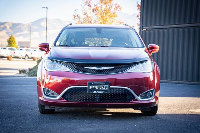 Used 2017 Chrysler Pacifica Touring-L Plus image 3
