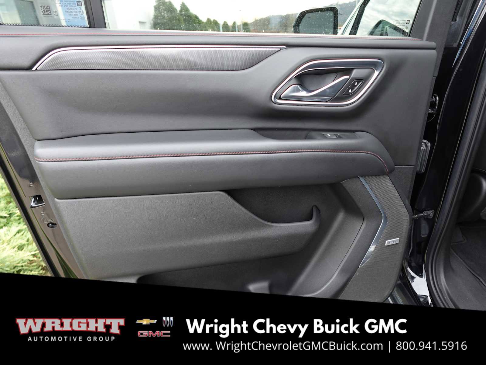 Used 2022 Chevrolet Suburban RST w/ Sport Performance Package image 23