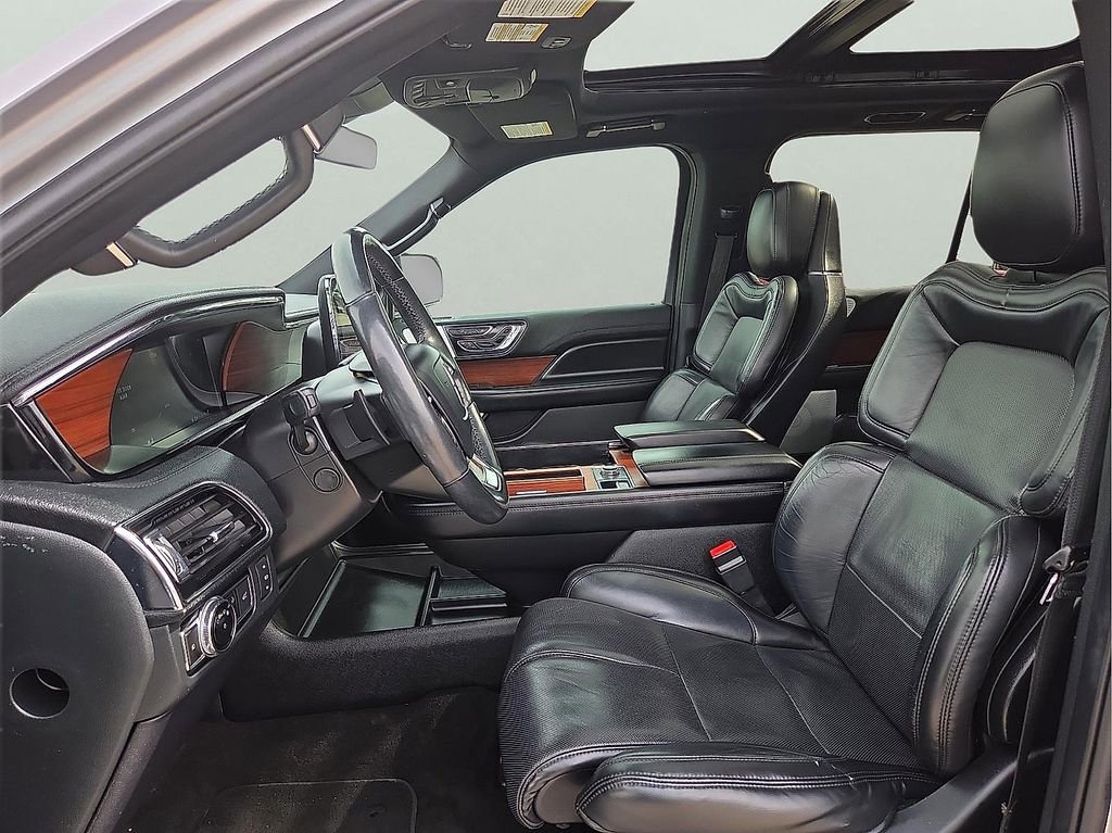 Used 2020 Lincoln Navigator L Reserve w/ Luxury Package image 18