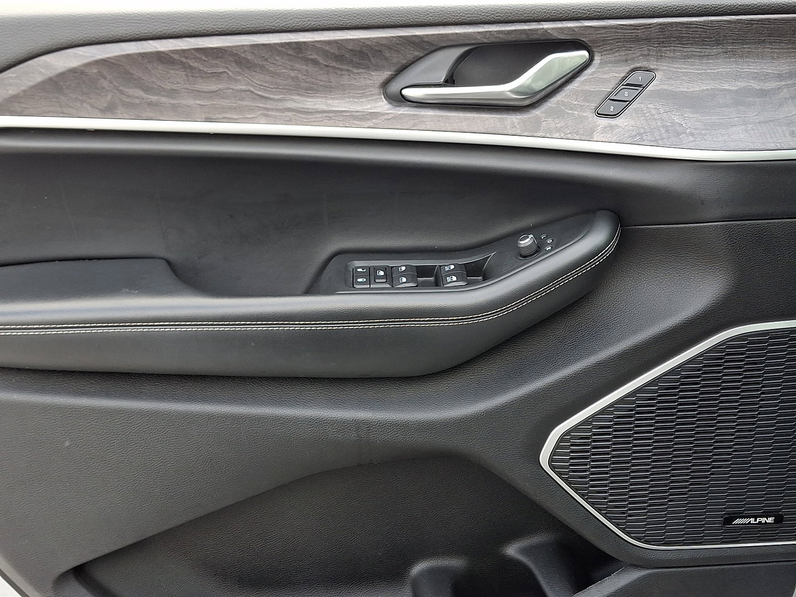 Used 2021 Jeep Grand Cherokee L Limited image 13