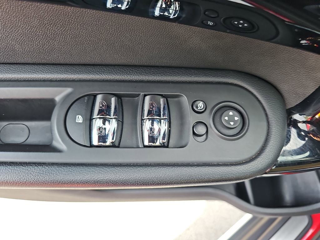 Used 2023 MINI Cooper Countryman S w/ Premium Package image 31