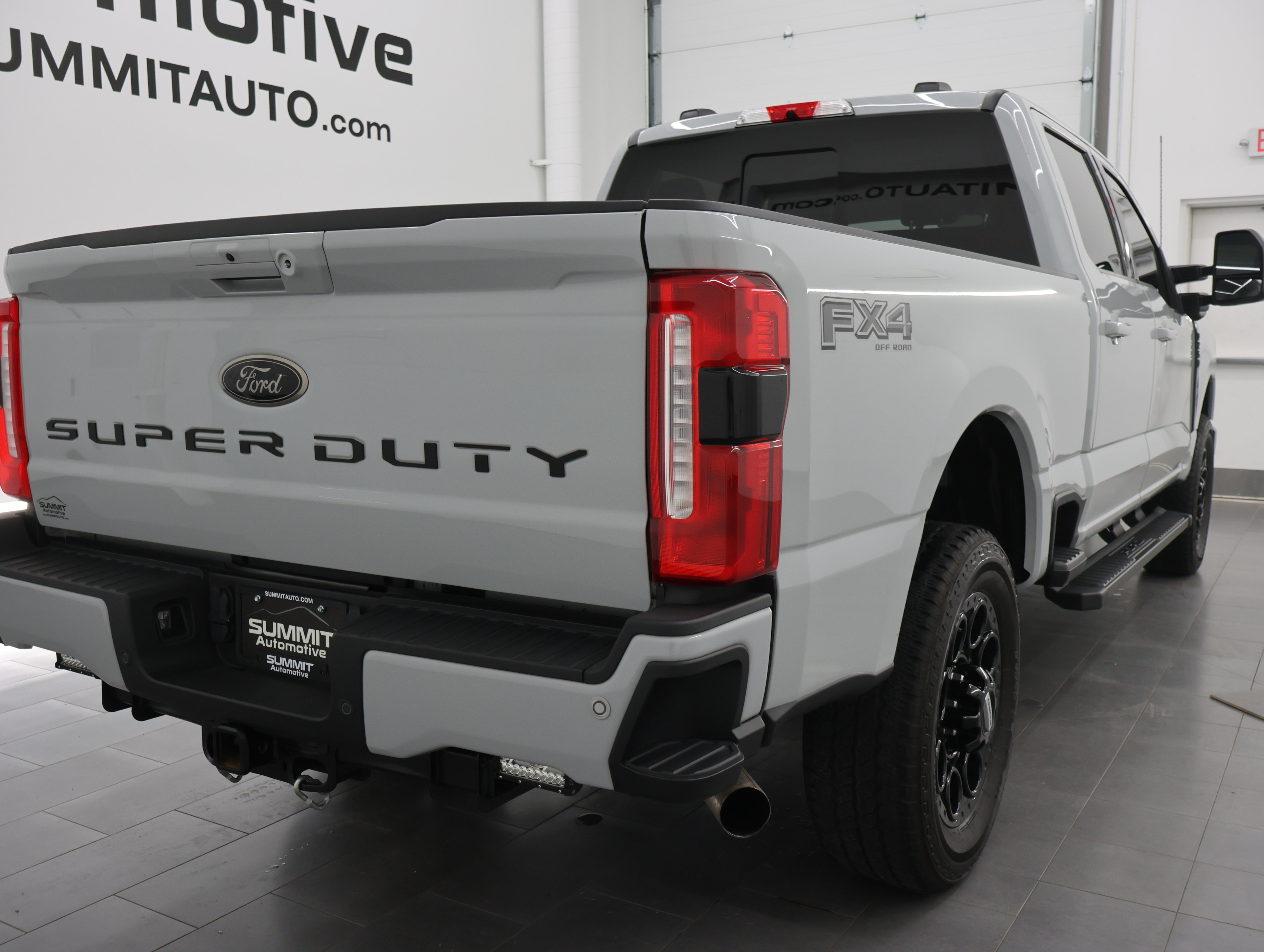 Used 2025 Ford F250 XLT w/ Black Appearance Package AWD/4WD image 4