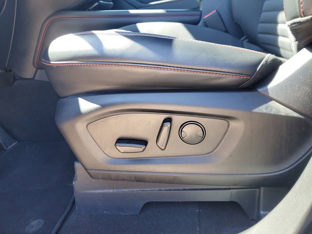 Used 2025 Ford Explorer ST-Line w/ ST-Line Street Pack image 17