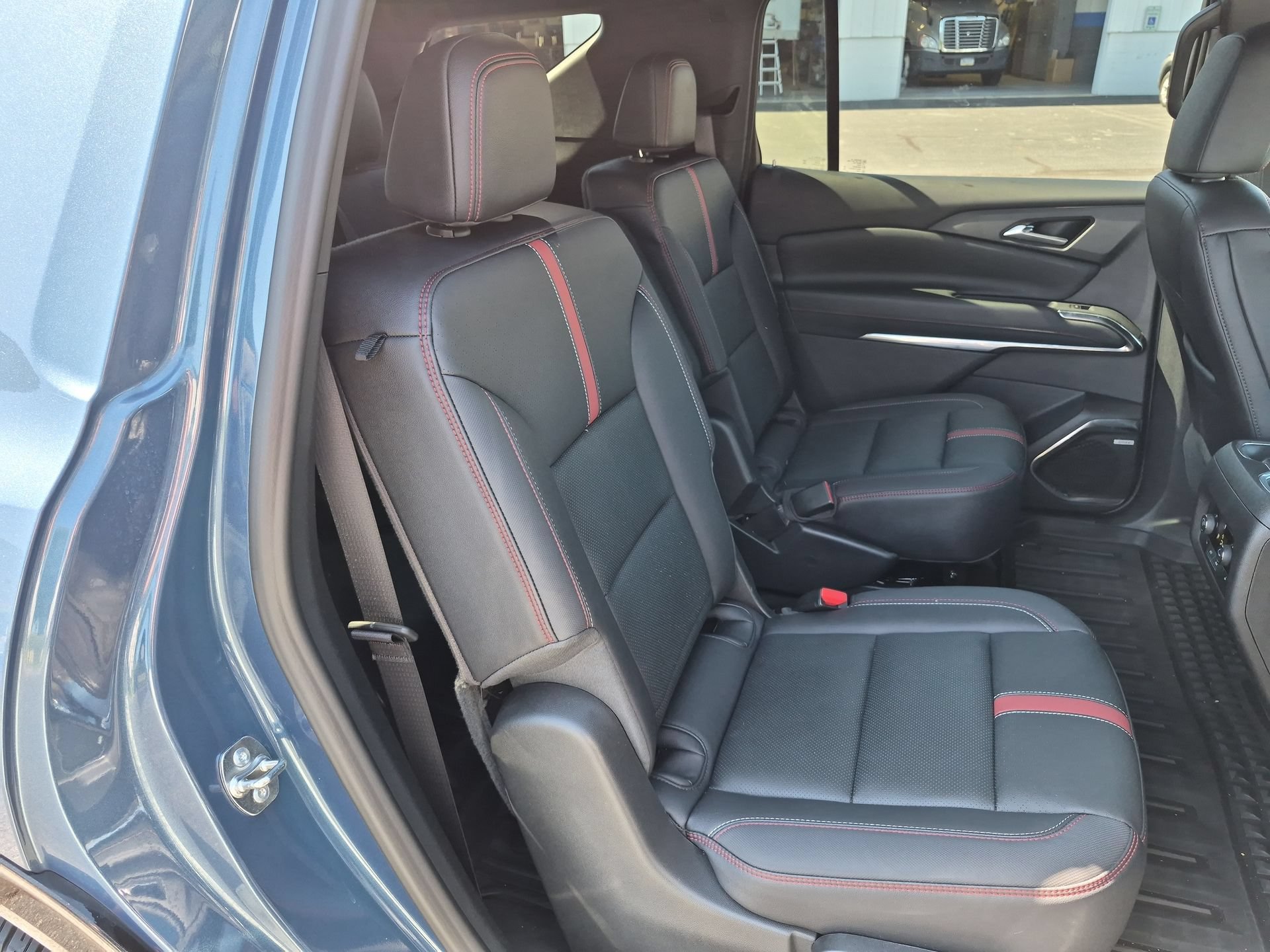 Certified 2026 Chevrolet Traverse RS w/ LPO, Floor Liner Package AWD/4WD image 28