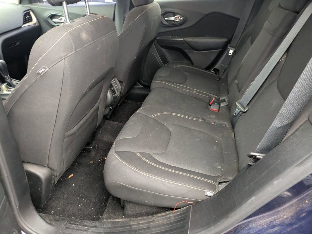 Used 2016 Jeep Cherokee Latitude w/ Cold Weather Group image 41