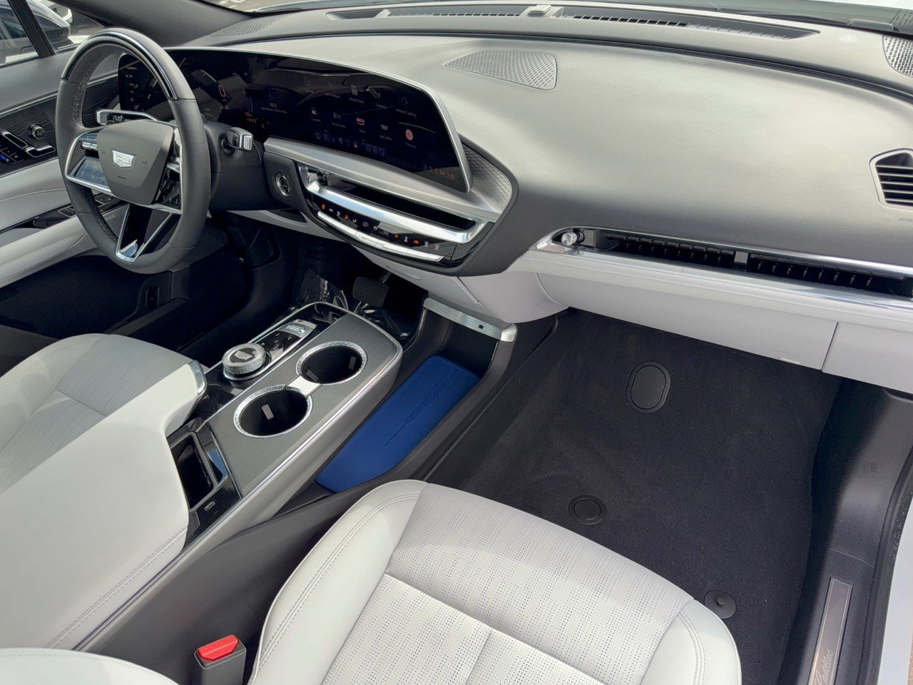 Used 2024 Cadillac Lyriq Luxury RWD image 31