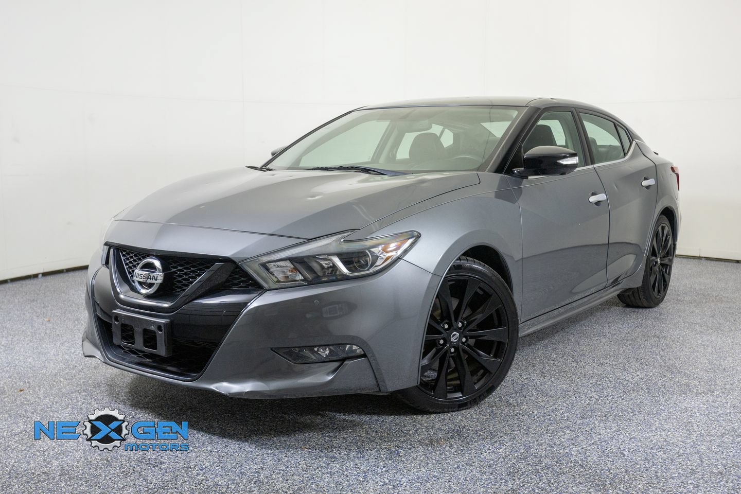 Used 2018 Nissan Maxima SR w/ Midnight Edition FWD image 4