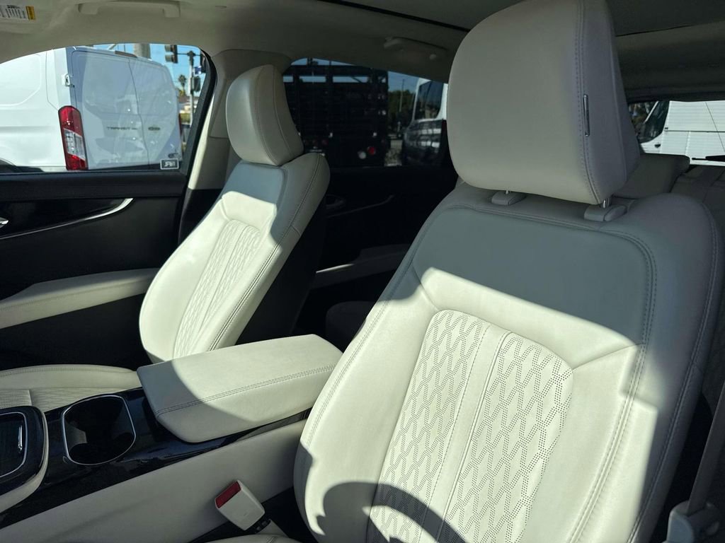 Used 2022 Lincoln Nautilus Black Label w/ Class II Trailer Tow Package image 26