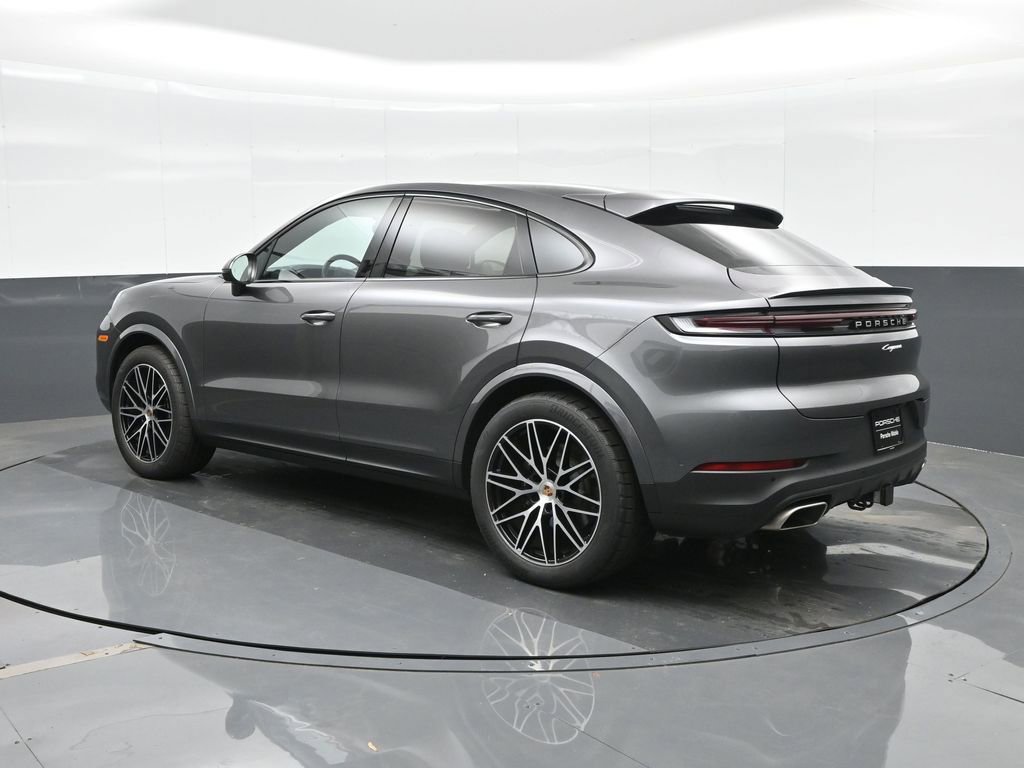 Certified 2025 Porsche Cayenne Coupe image 3