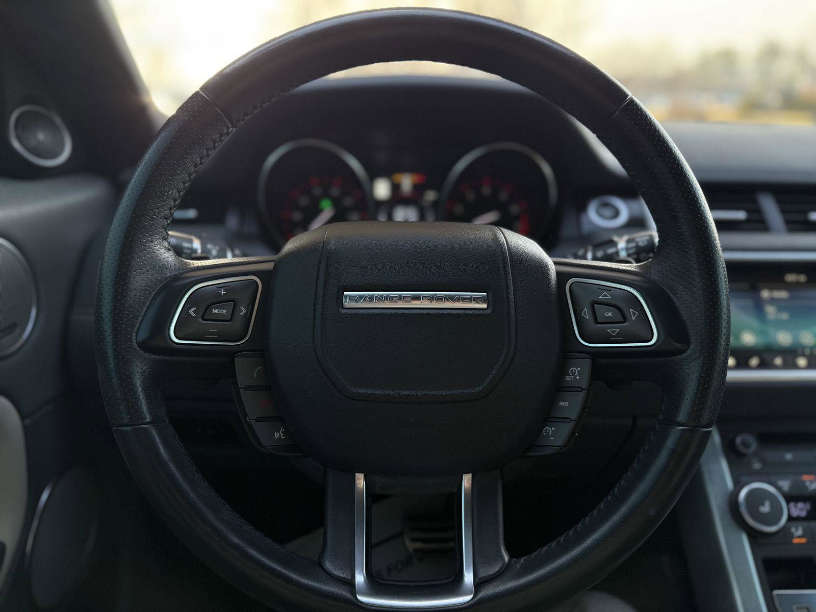 Used 2017 Land Rover Range Rover Evoque HSE Dynamic image 16