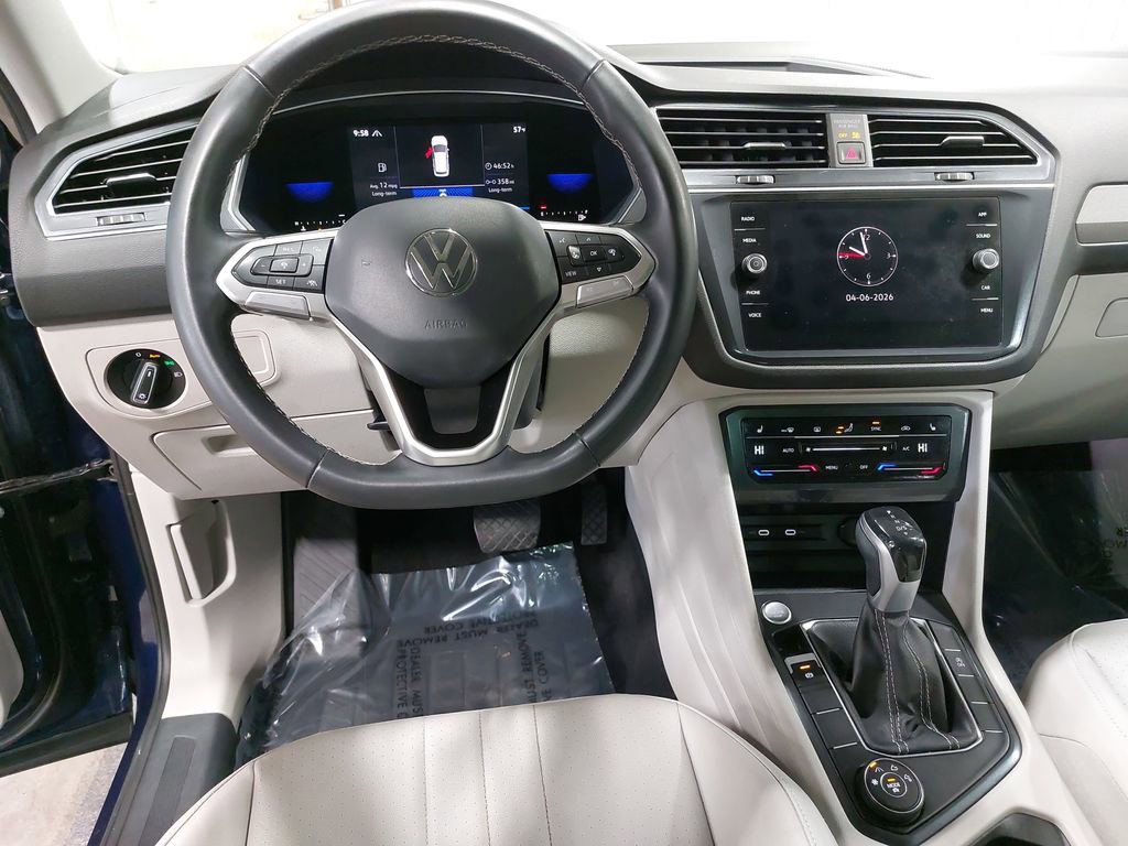 Used 2022 Volkswagen Tiguan SE image 16