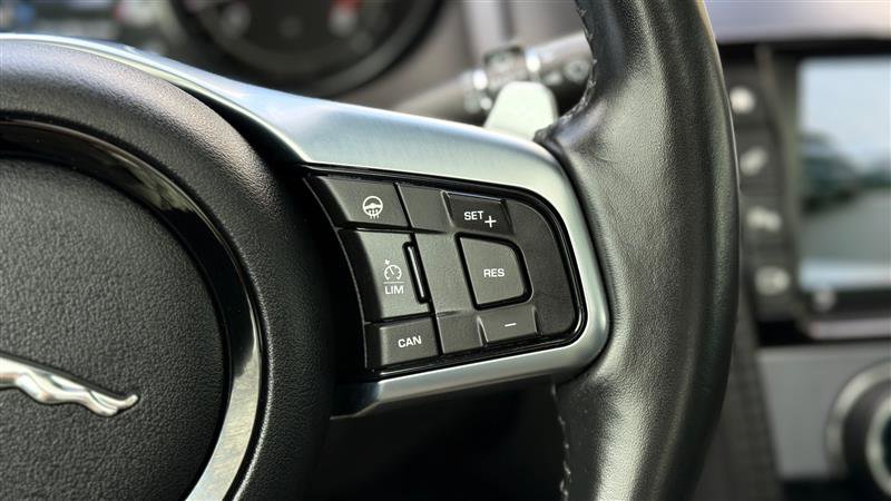 Used 2018 Jaguar F-TYPE Coupe image 23