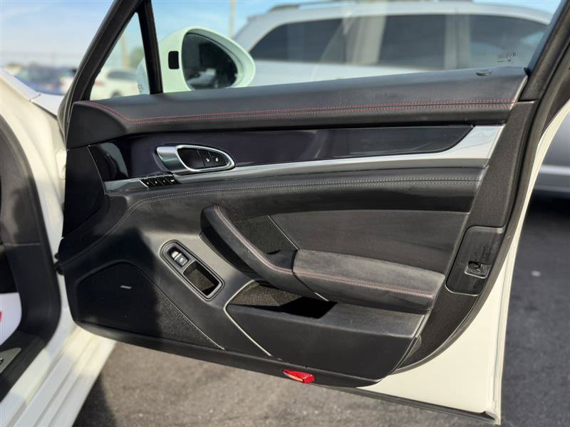 Used 2015 Porsche Panamera GTS AWD/4WD image 34